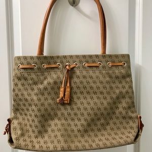Dooney & Bourke purse